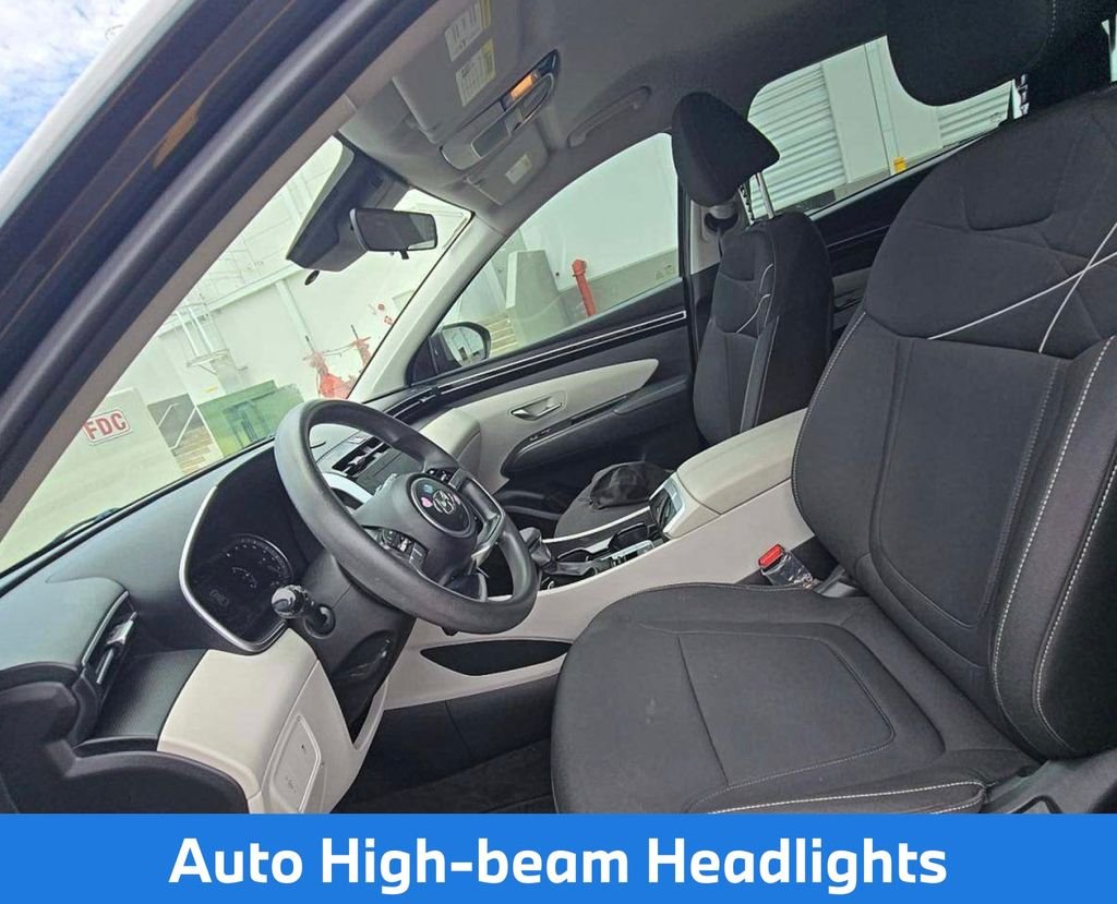 Used 2022 Black Hyundai SE image 6