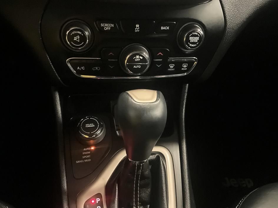Used 2017 Black Jeep Limited image 20