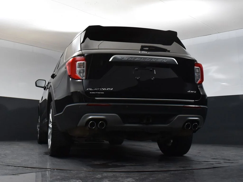 Used 2021 Black Metallic Ford Platinum image 33