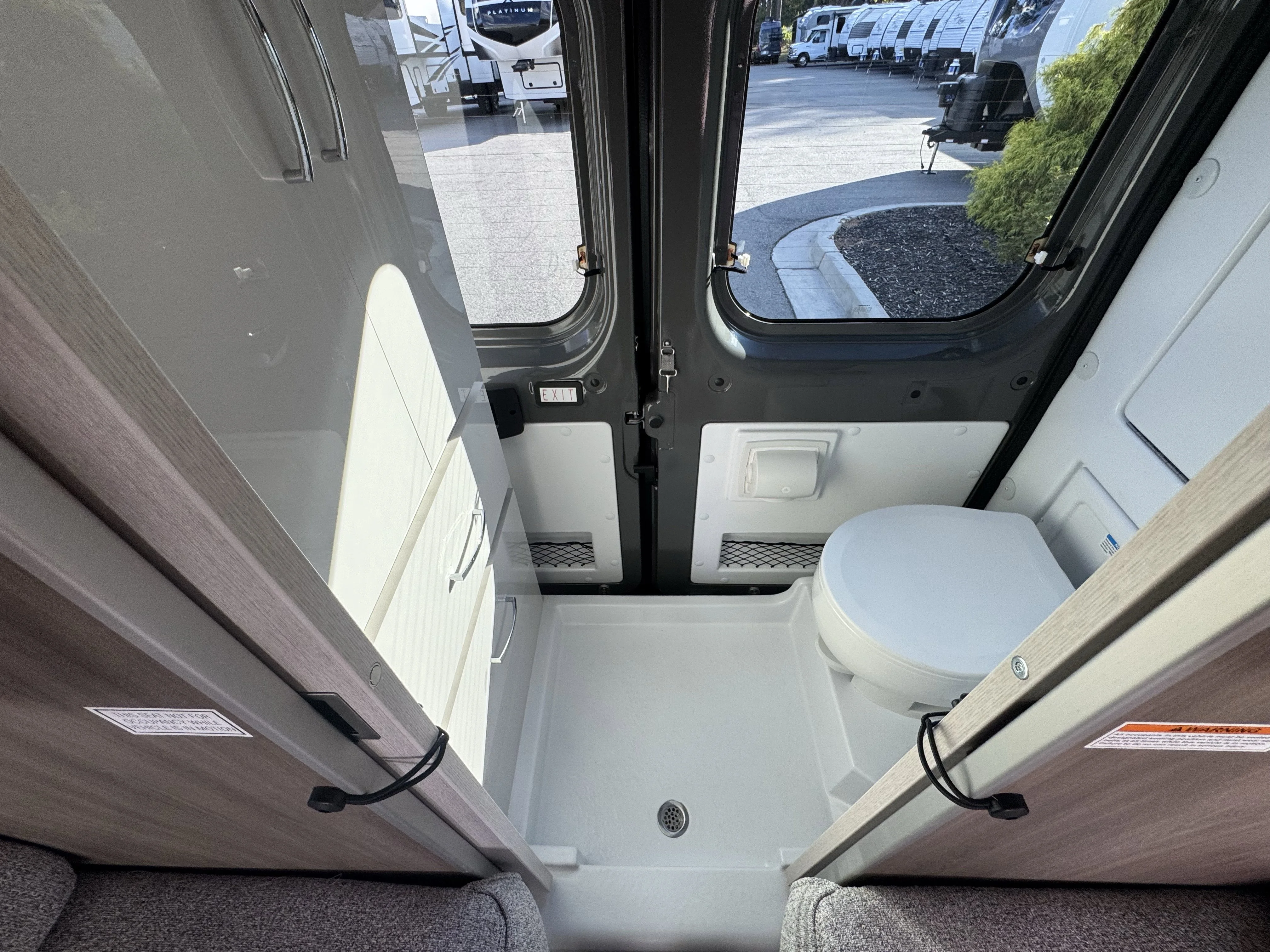 2025 RAM ProMaster Window Van Base - Photo 16