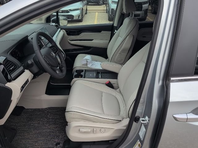 Used 2026 Silver Honda Touring image 4