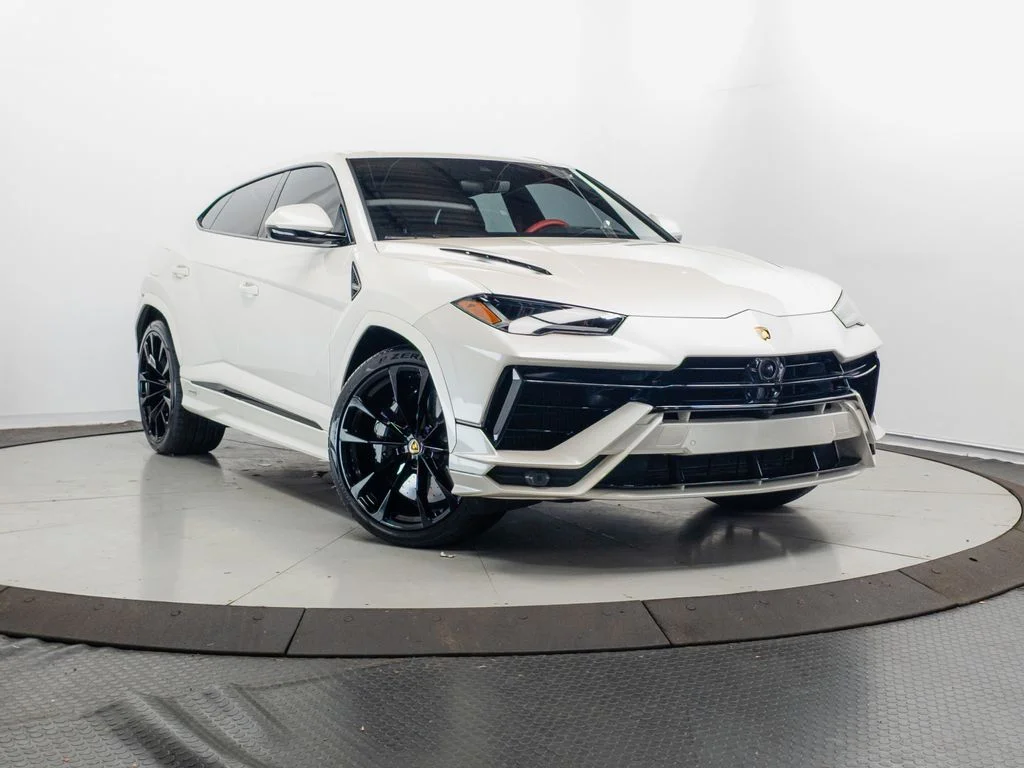 Used 2023 Balloon White Metallic Lamborghini S image 1