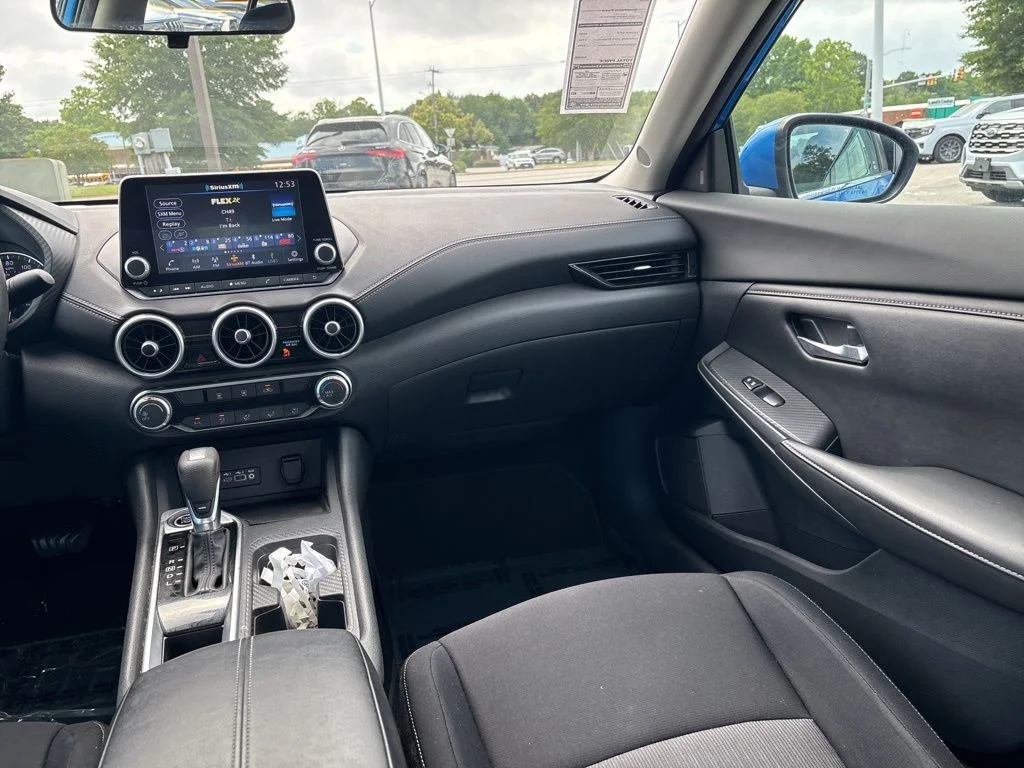 Used 2022 Blue Nissan SV image 11