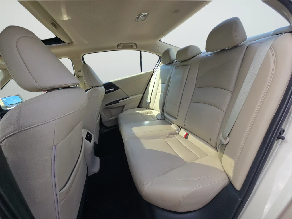 Used 2015 Beige Honda EX-L image 33