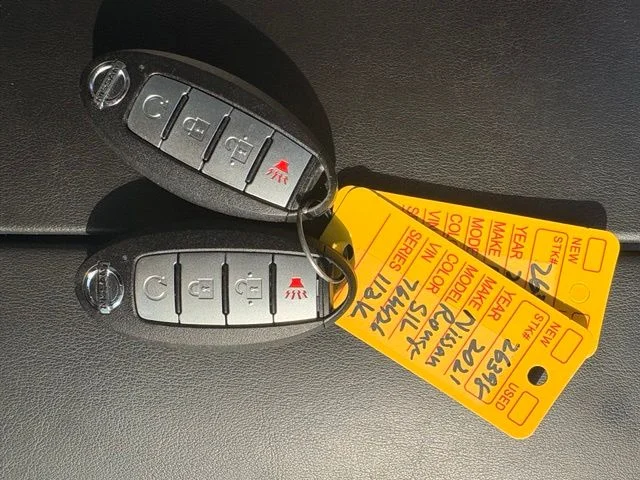 Used 2021 Silver Nissan SV image 19