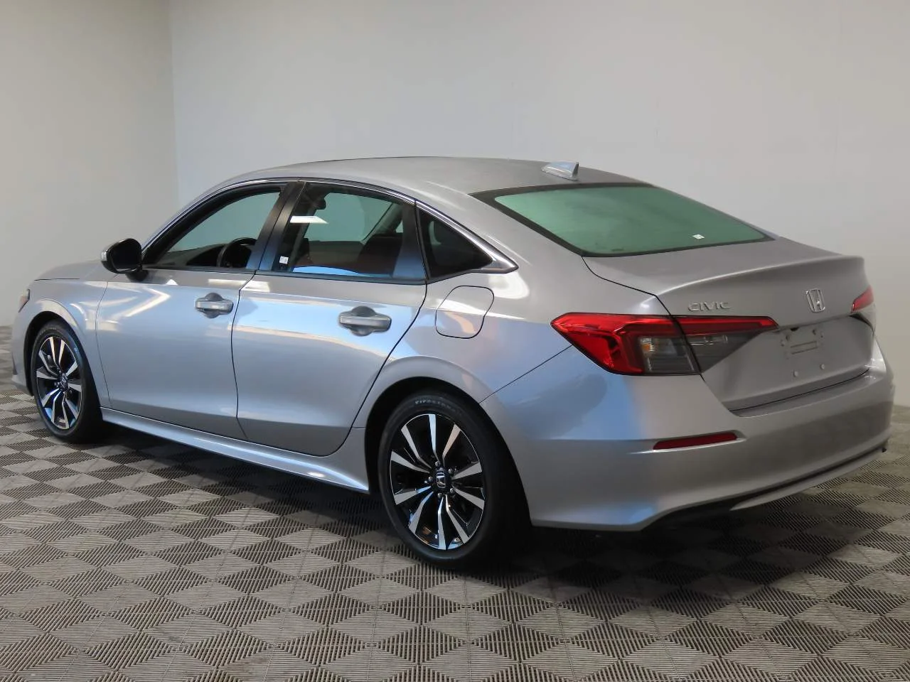 Used 2023 Lunar Silver Metallic Honda EX image 3