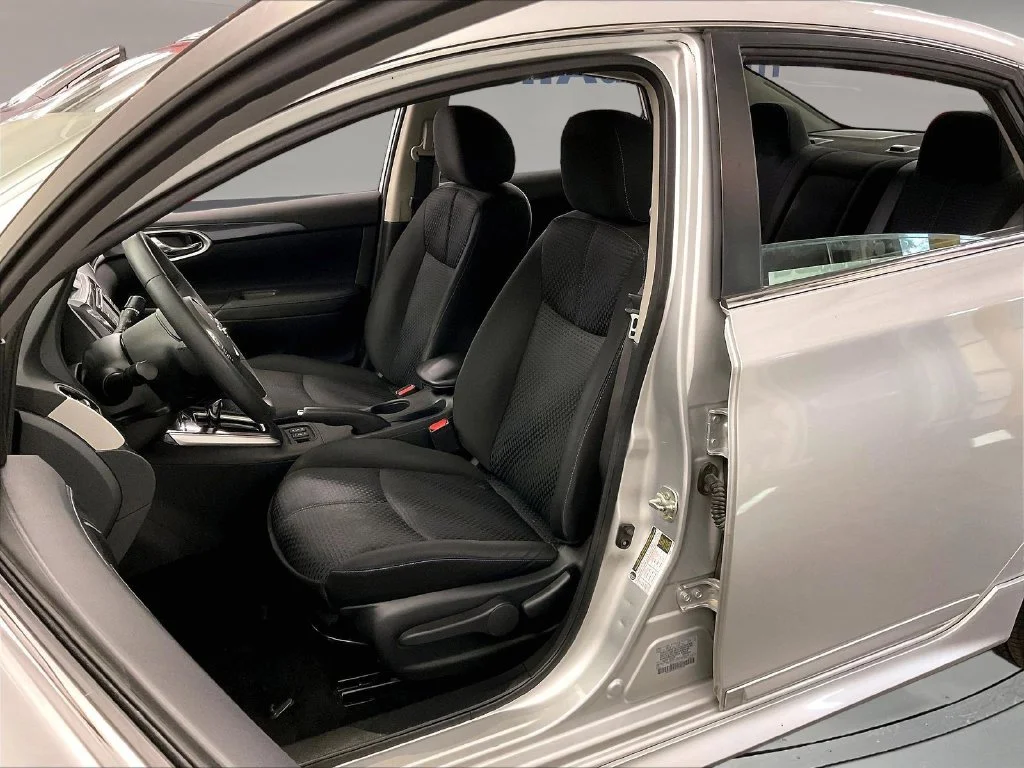 Used 2017 Silver Nissan SR image 29