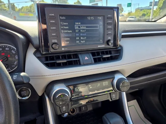 Used 2021 Silver Toyota XLE image 25
