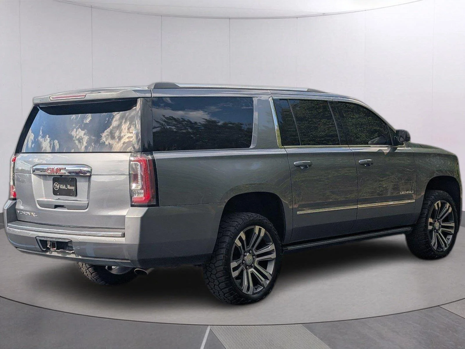 Used 2019 Satin Steel Metallic GMC Denali image 6