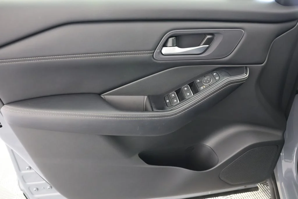 Used 2025 Boulder Gray Nissan SL image 24