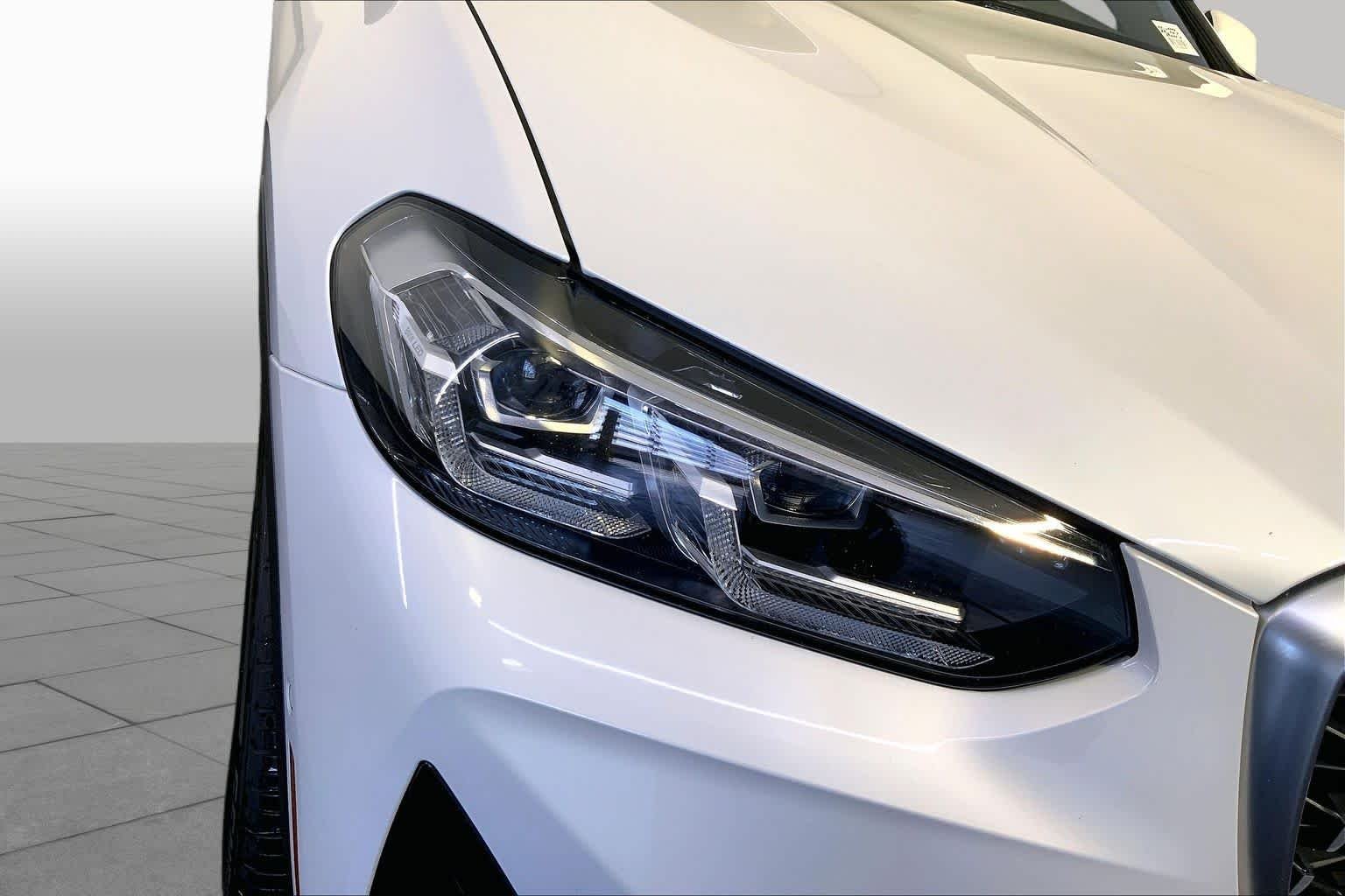 Used 2024 Alpine White BMW xDrive30i image 53