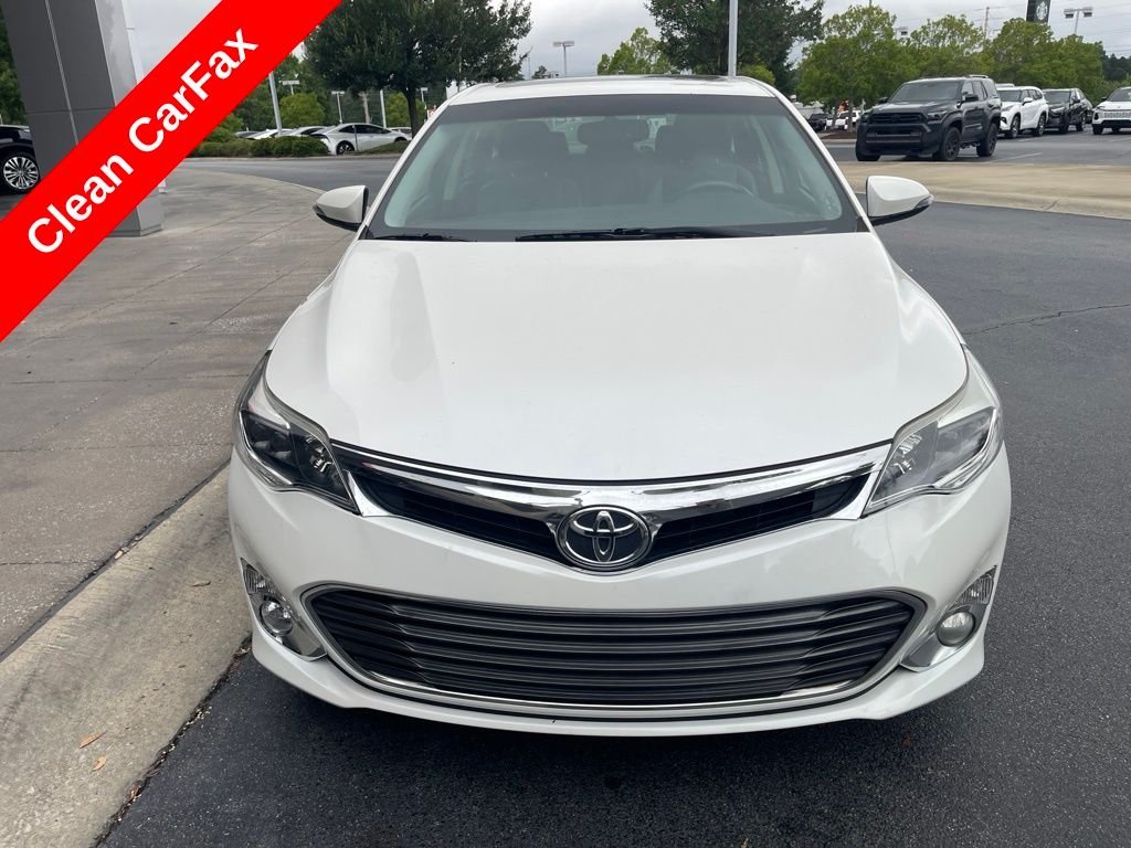 Used 2013 White Toyota XLE Touring image 3