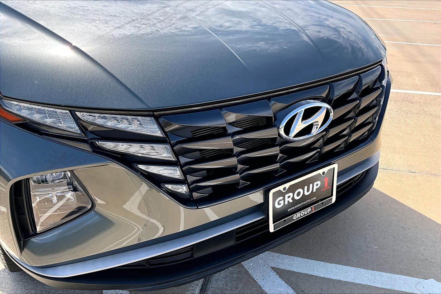Used 2023 Amazon Gray Hyundai SE image 28