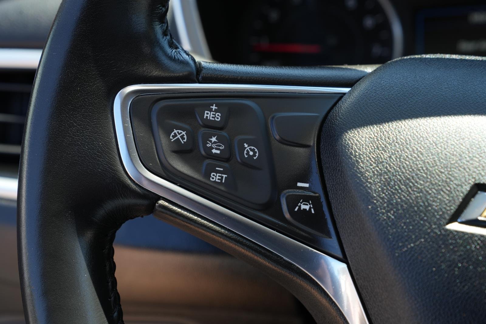 Used 2021 MOSAIC BLACK METALLIC Chevrolet LT image 22