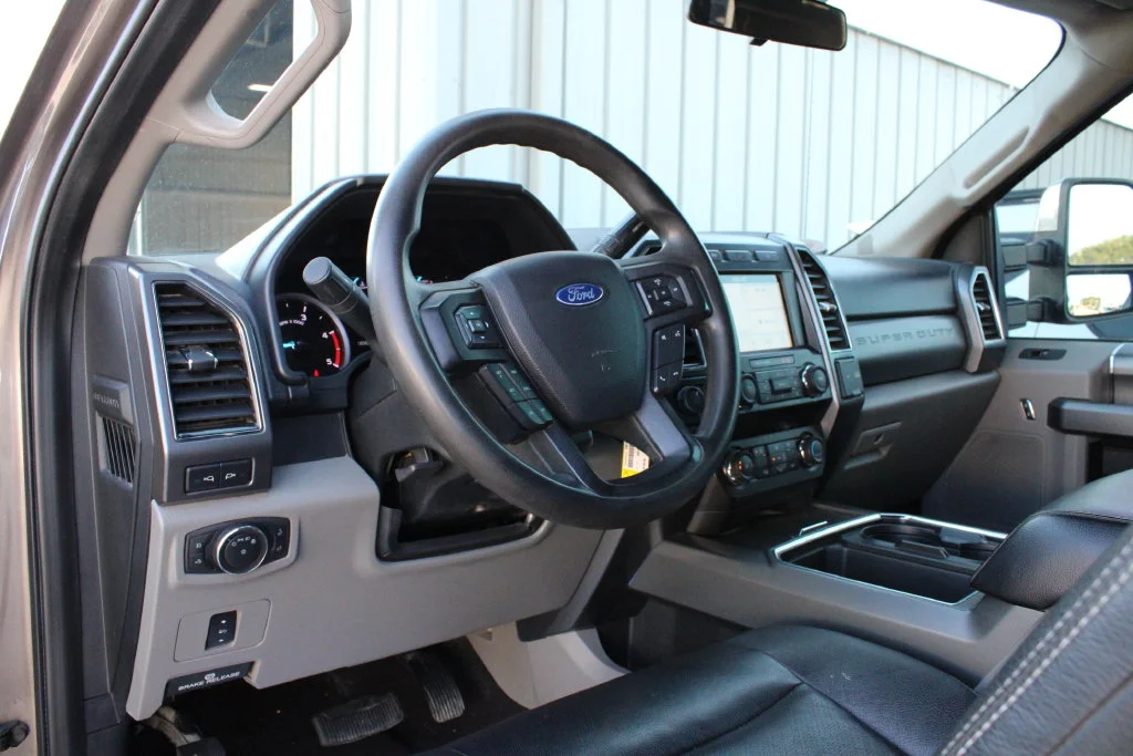 Used 2019 Gray Ford XLT image 2