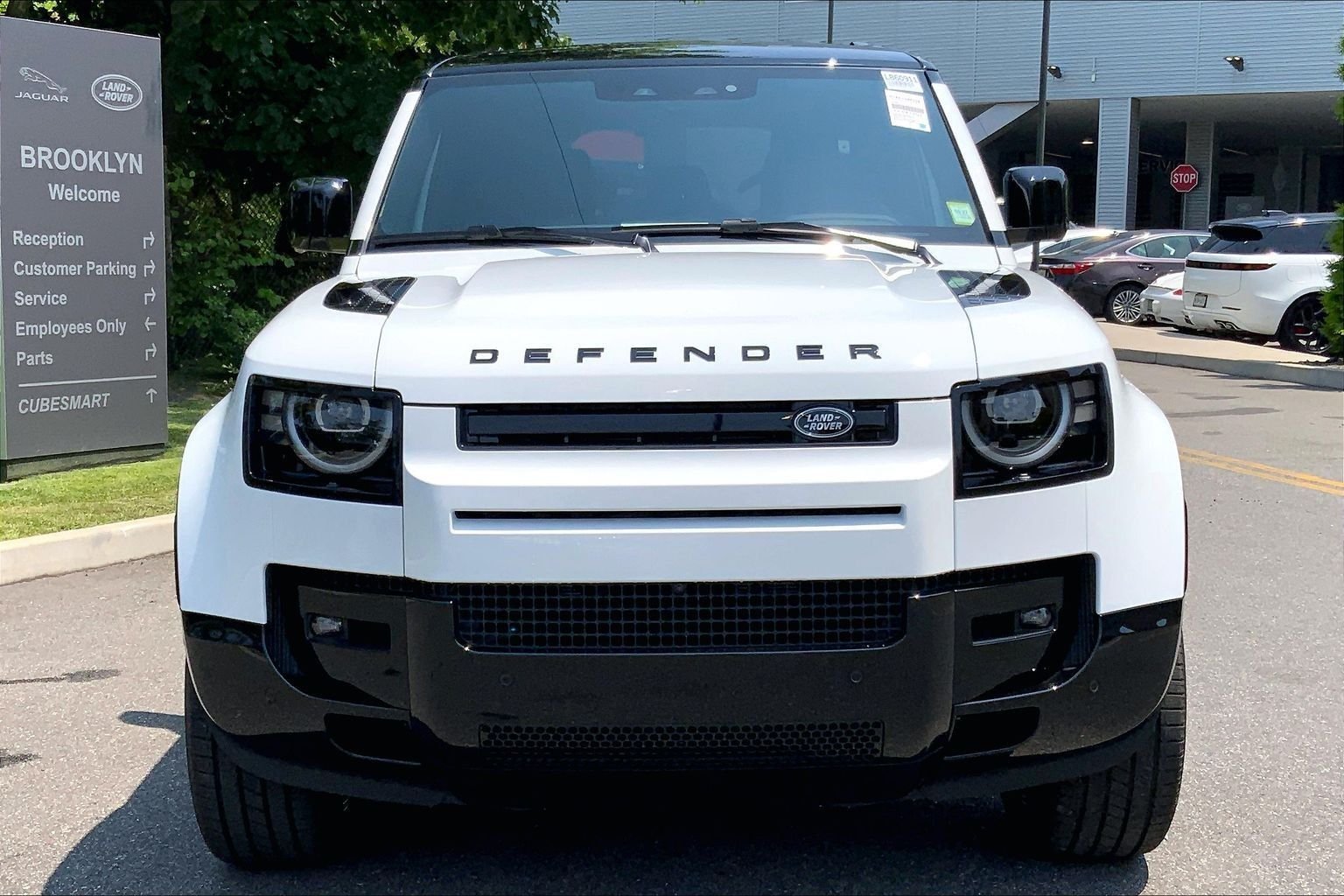 New 2026 Fuji White Land Rover X-Dynamic SE image 3