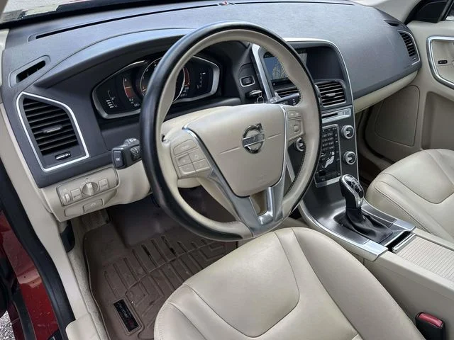 YV4612RKXF2707608