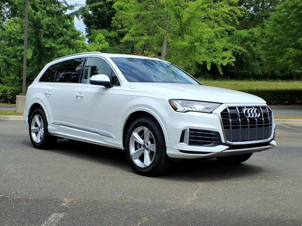 2023 Audi Q7 45 Premium Plus quattro Tiptronic's photo