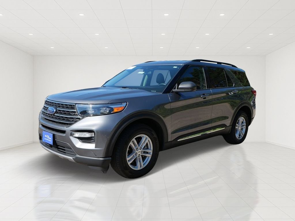 Certified Used 2022 Gray Ford XLT image 2