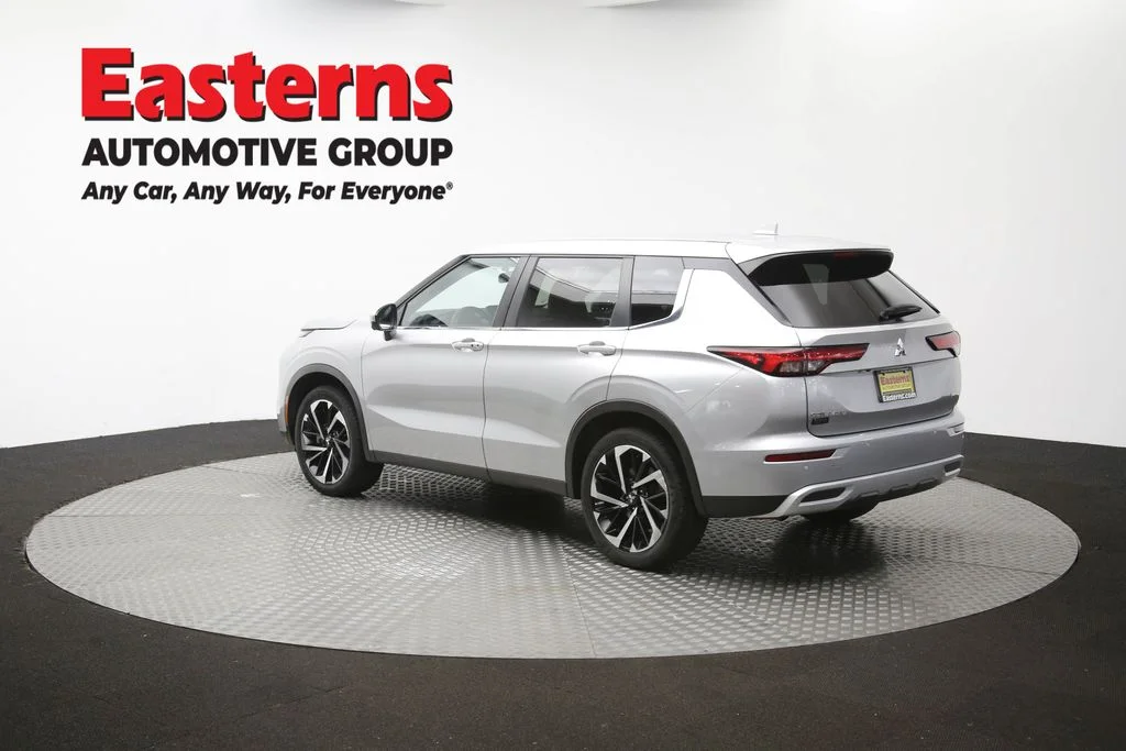 Used 2024 Silver Mitsubishi SE image 64