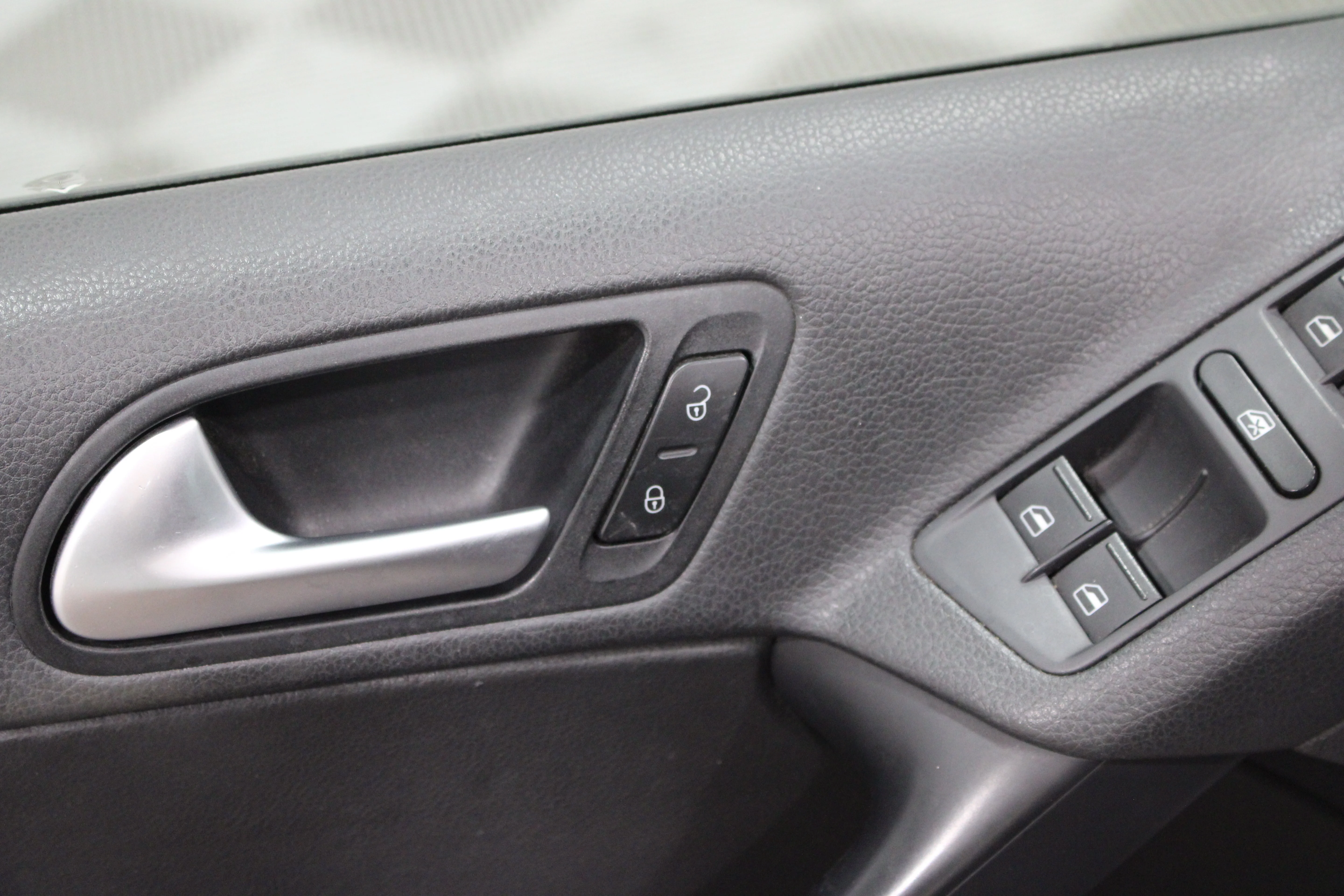 2014 Volkswagen Tiguan SE - Photo 7