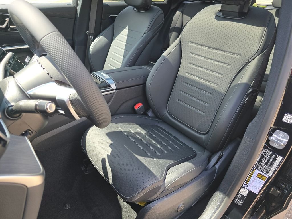 New 2026 Black Mercedes-Benz GLC 300 image 24