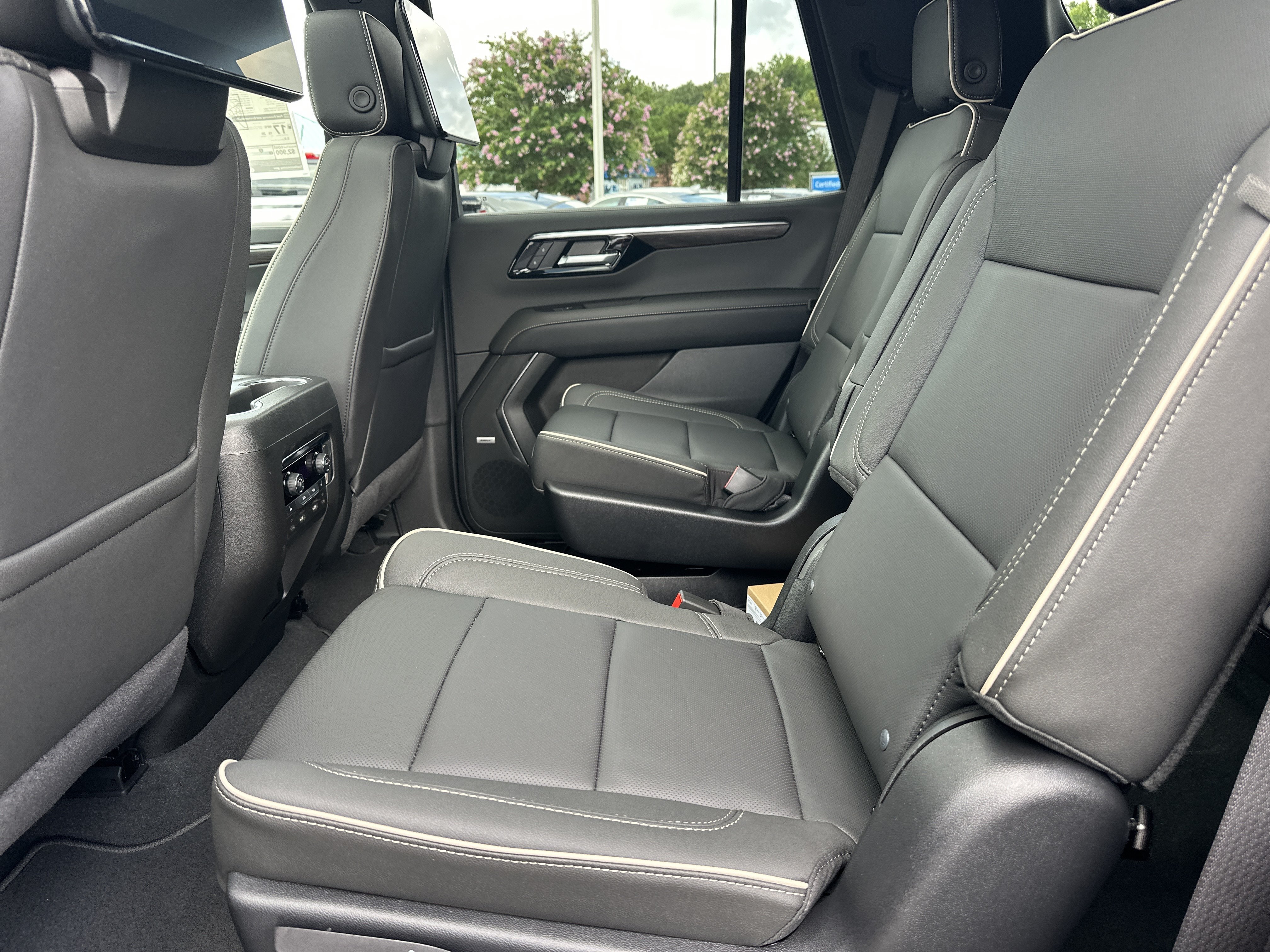 2026 Chevrolet Tahoe Premier - Photo 20