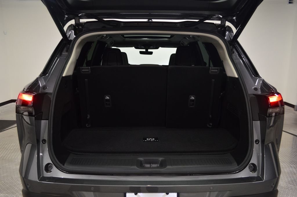 Used 2026 Graphite Shadow INFINITI LUXE image 42