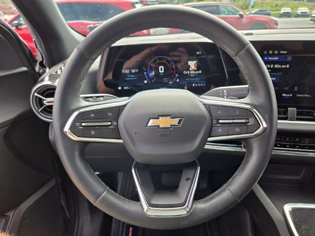 Used 2025 Gray Chevrolet LT image 30