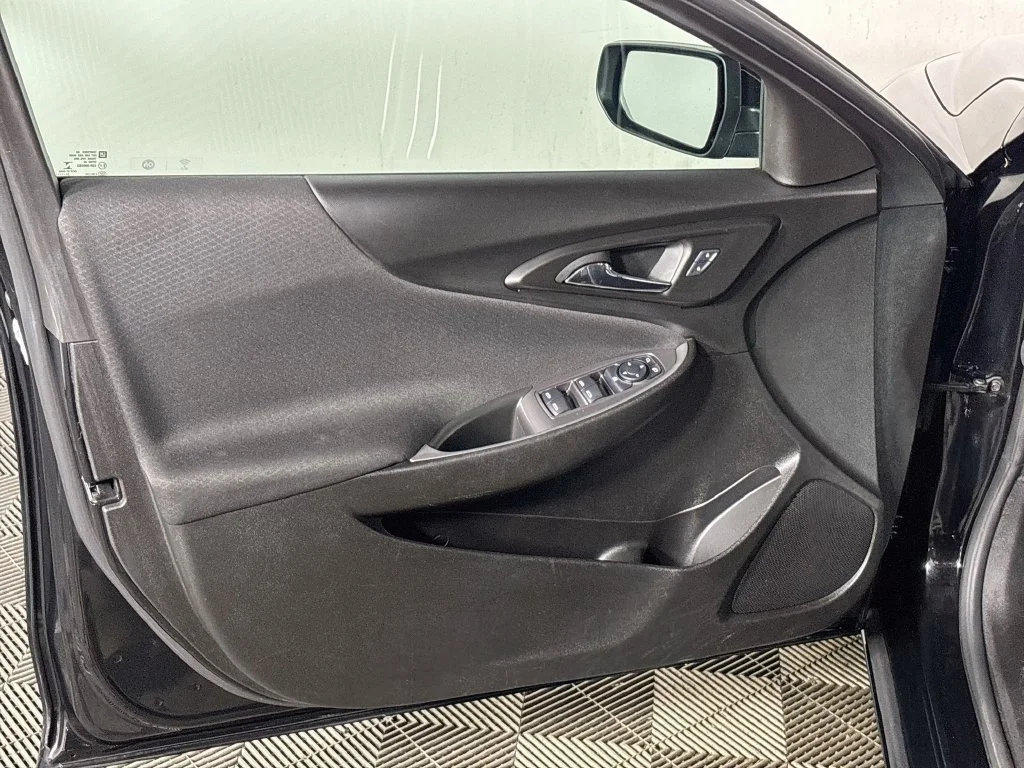 Used 2025 Black Chevrolet LT image 10