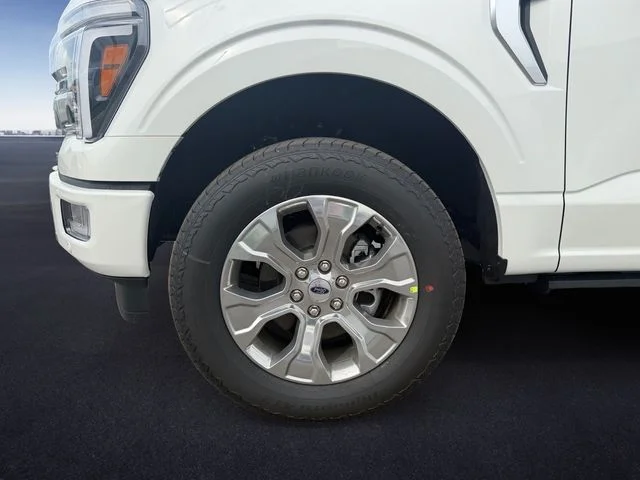 New 2026 Star White Metallic Tri-Coat Ford Platinum® image 9