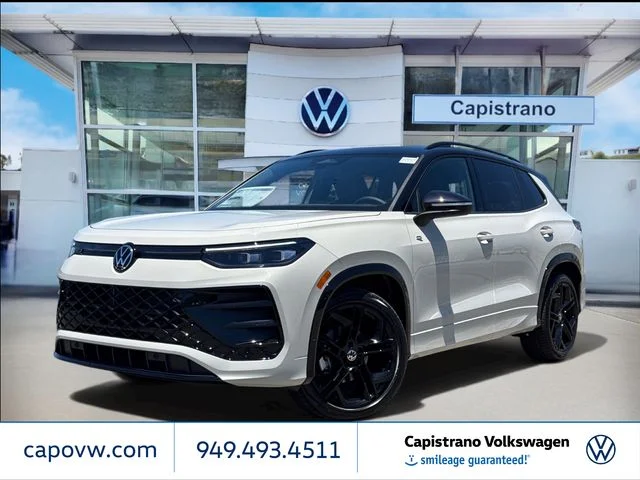 2026 Volkswagen Tiguan 2.0T SE R-Line Black's photo