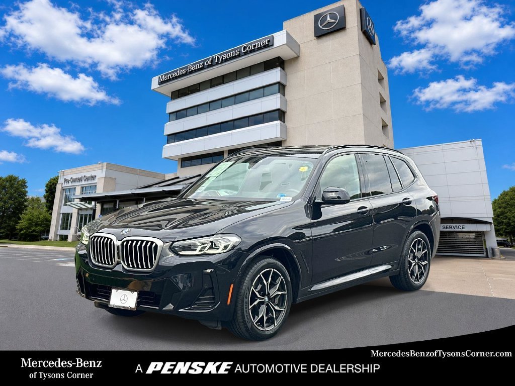 Used 2024 Carbon Black Metallic BMW xDrive30i image 1