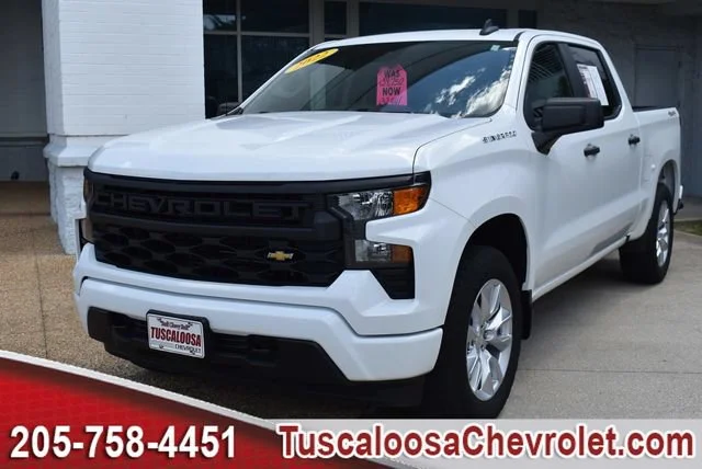 Certified Used 2022 SUMMIT WHITE Chevrolet Custom image 4