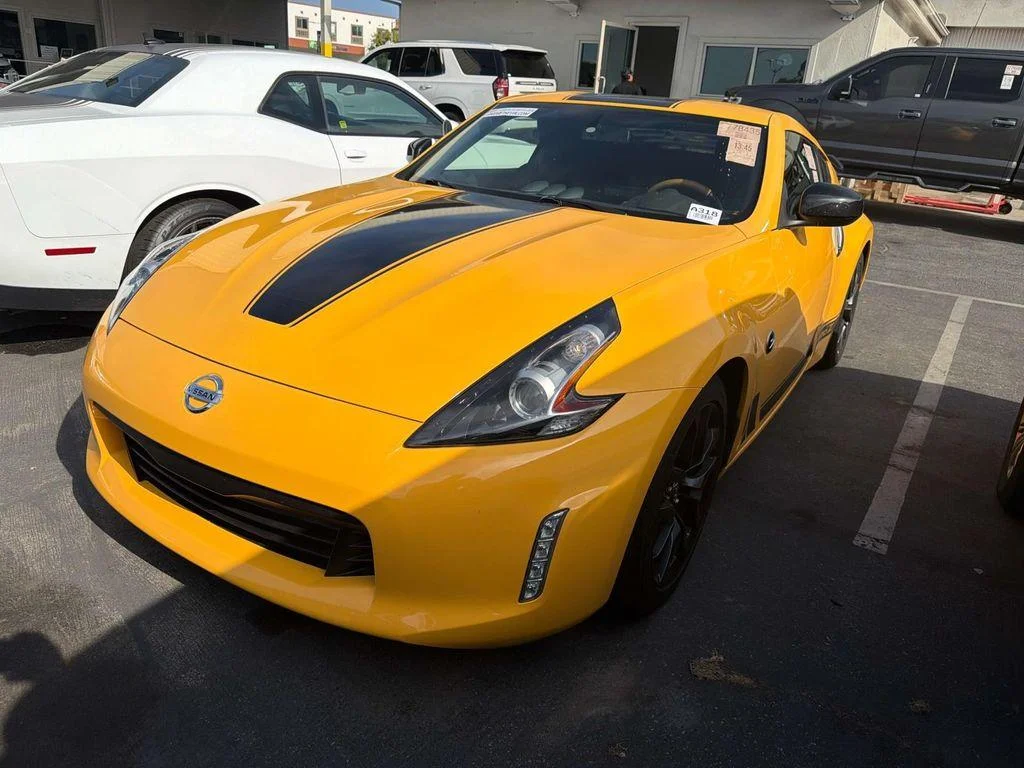 Used 2018 Chicane Yellow Nissan  image 1