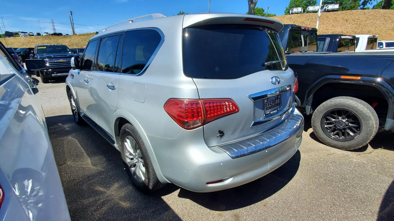 Used 2017 Liquid Platinum INFINITI Limited 4WD image 9