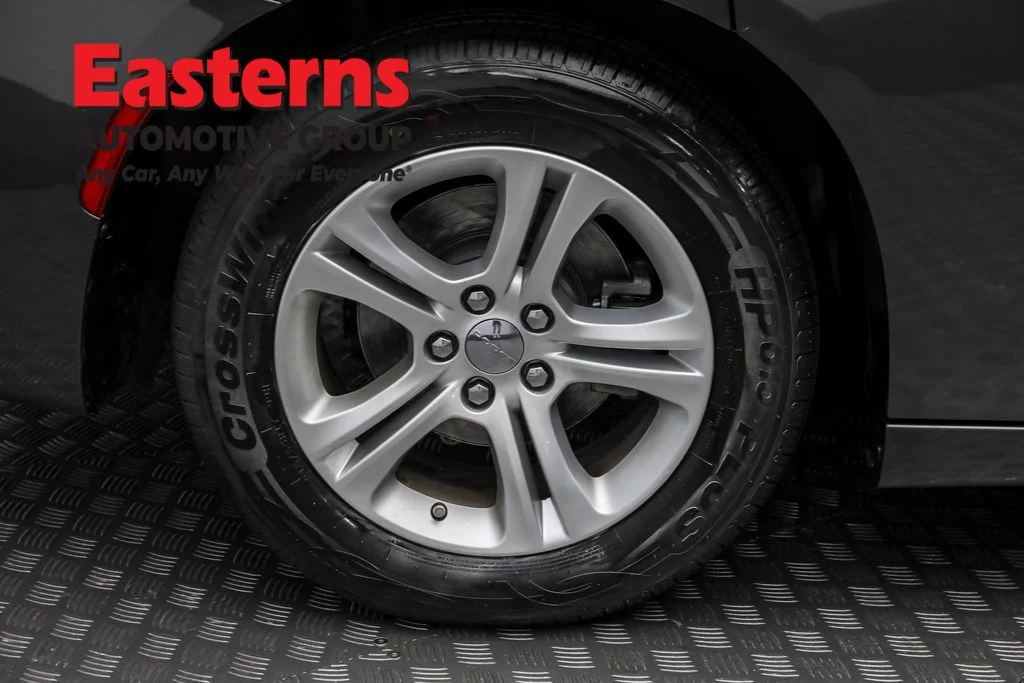 Used 2023 Gray Dodge SXT image 30