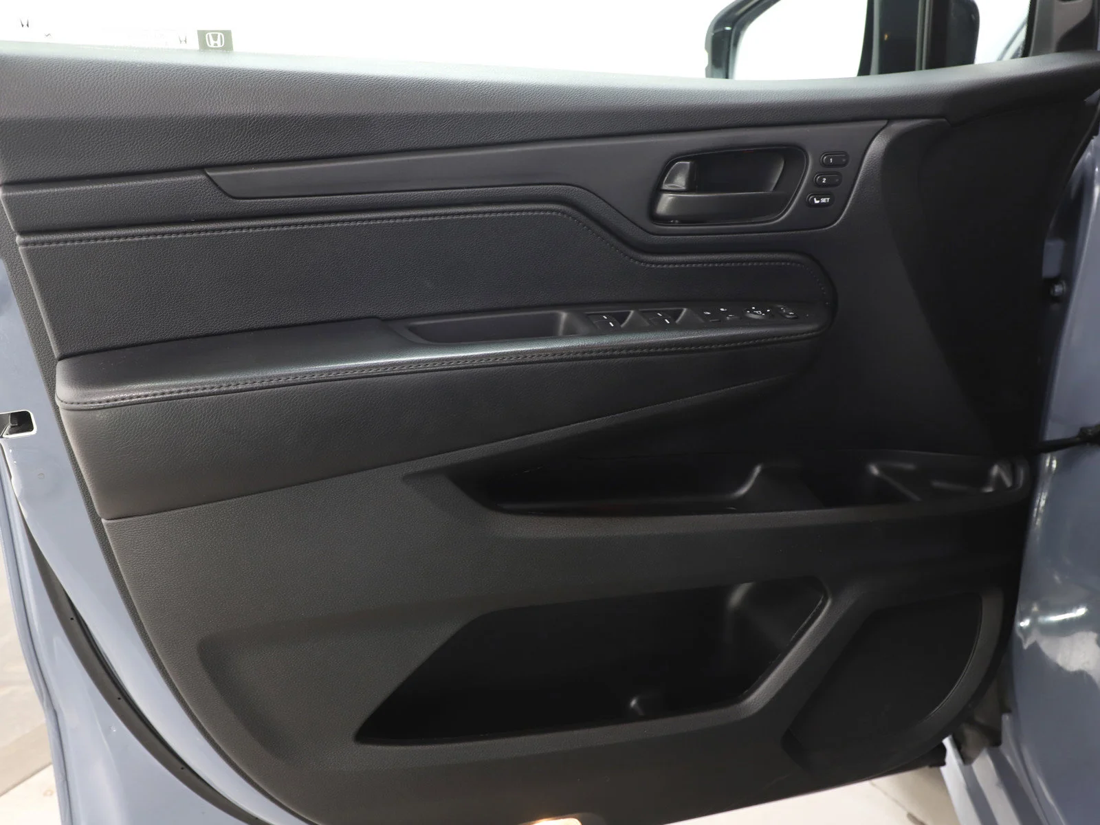 Used 2025 SONIC GRAY Honda Sport-L image 22