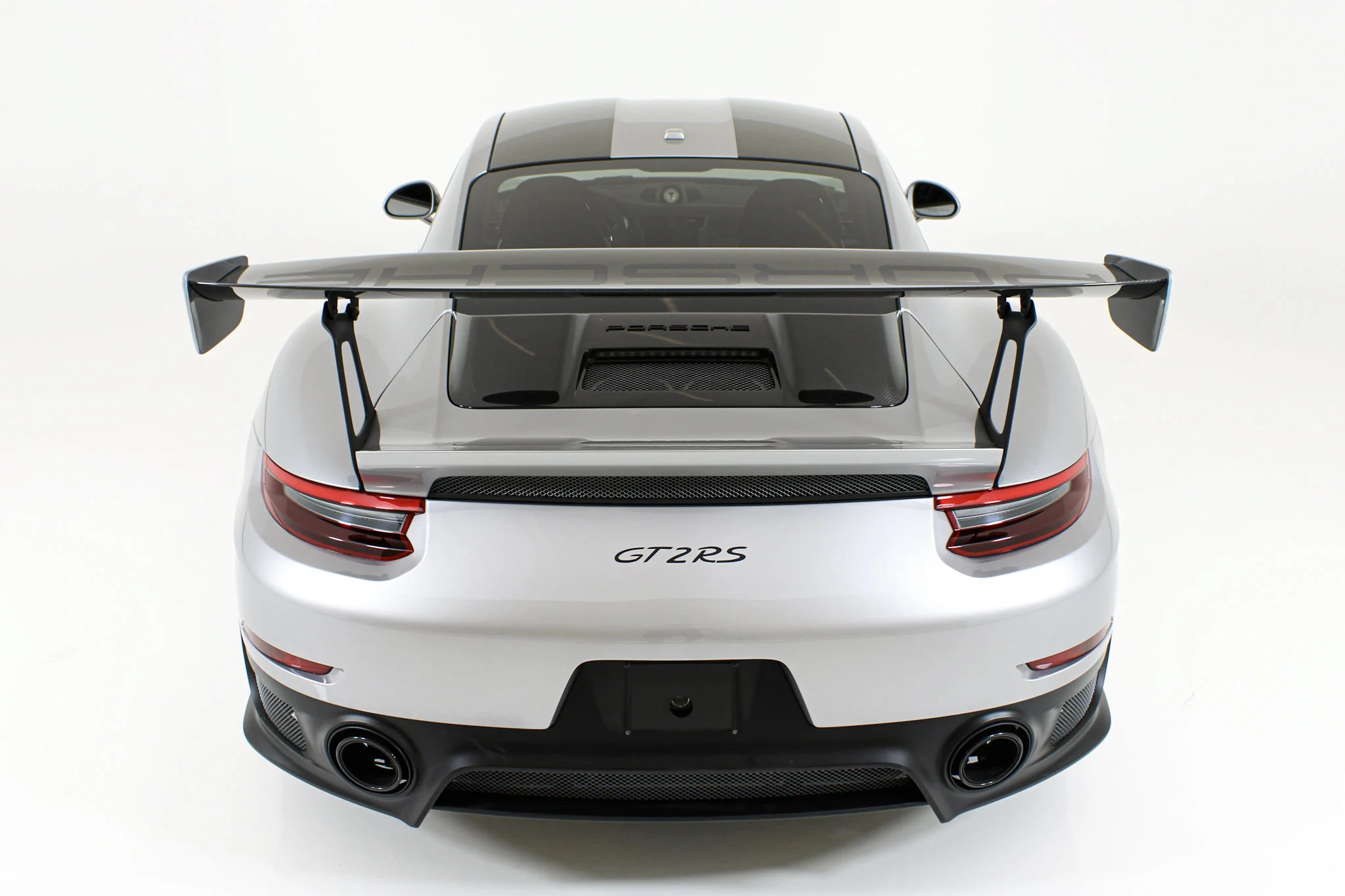 Used 2018 Silver Porsche GT2 RS Coupe image 32