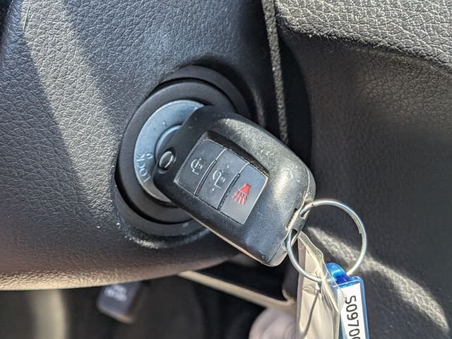 Used 2018 White Nissan S image 30