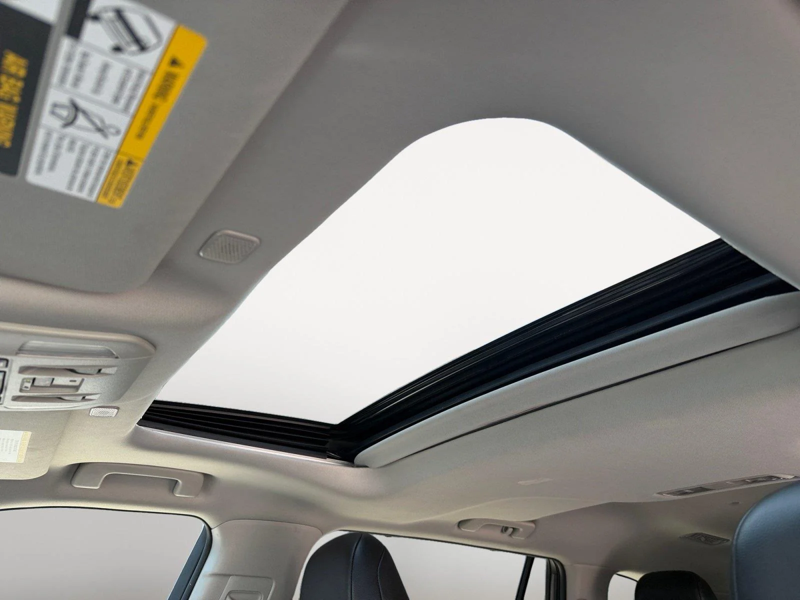 Used 2025  Toyota Platinum image 18