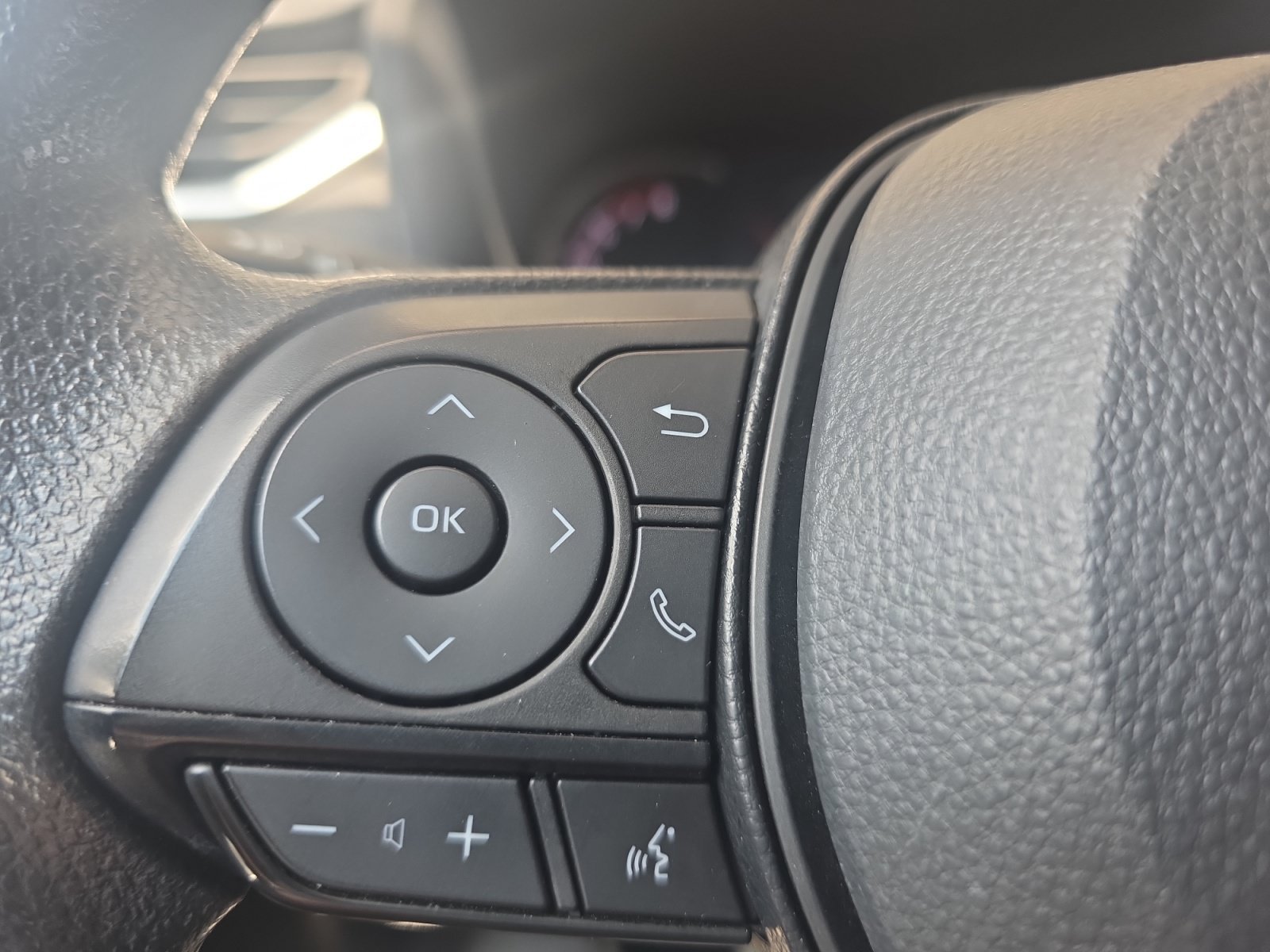 Used 2023 Midnight Black Metallic Toyota LE image 24