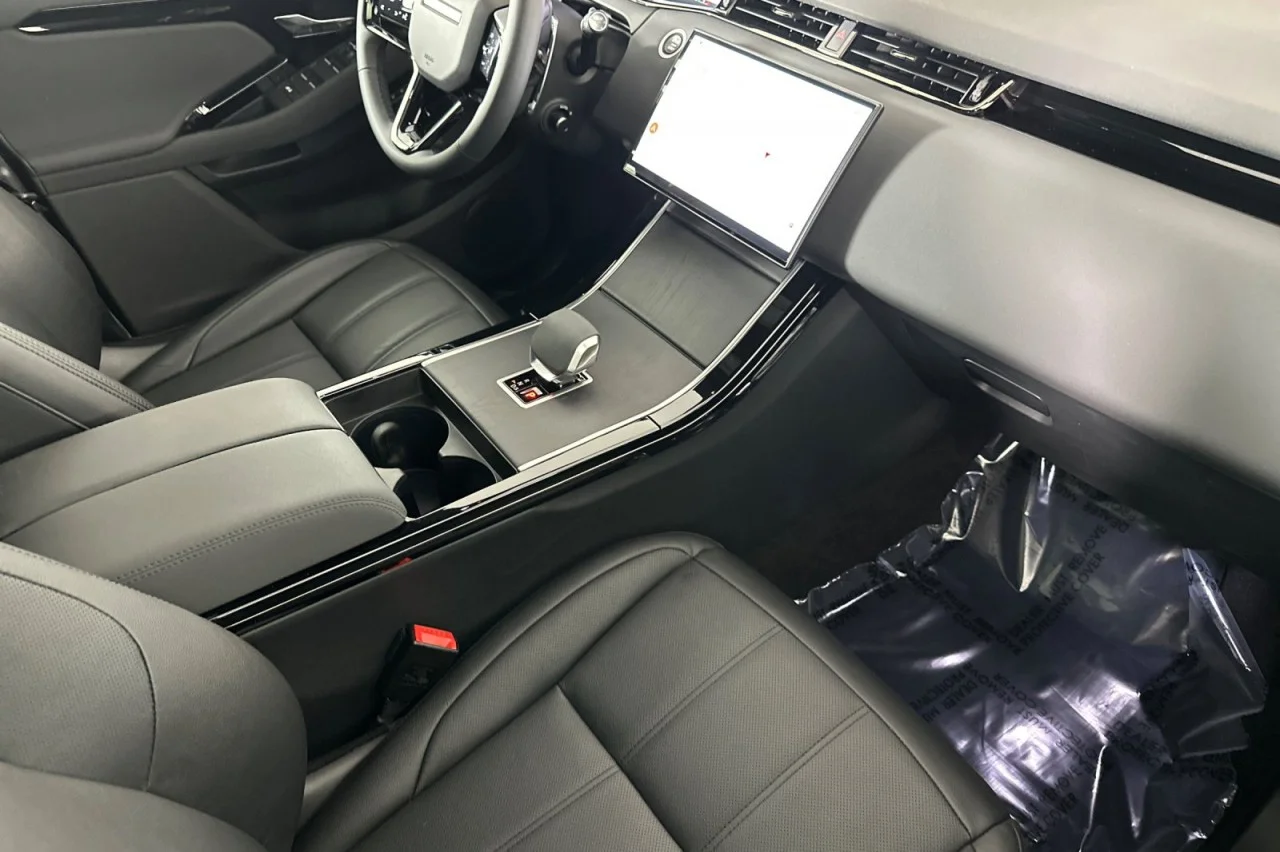 Used 2024 WHITE Land Rover Dynamic SE image 15