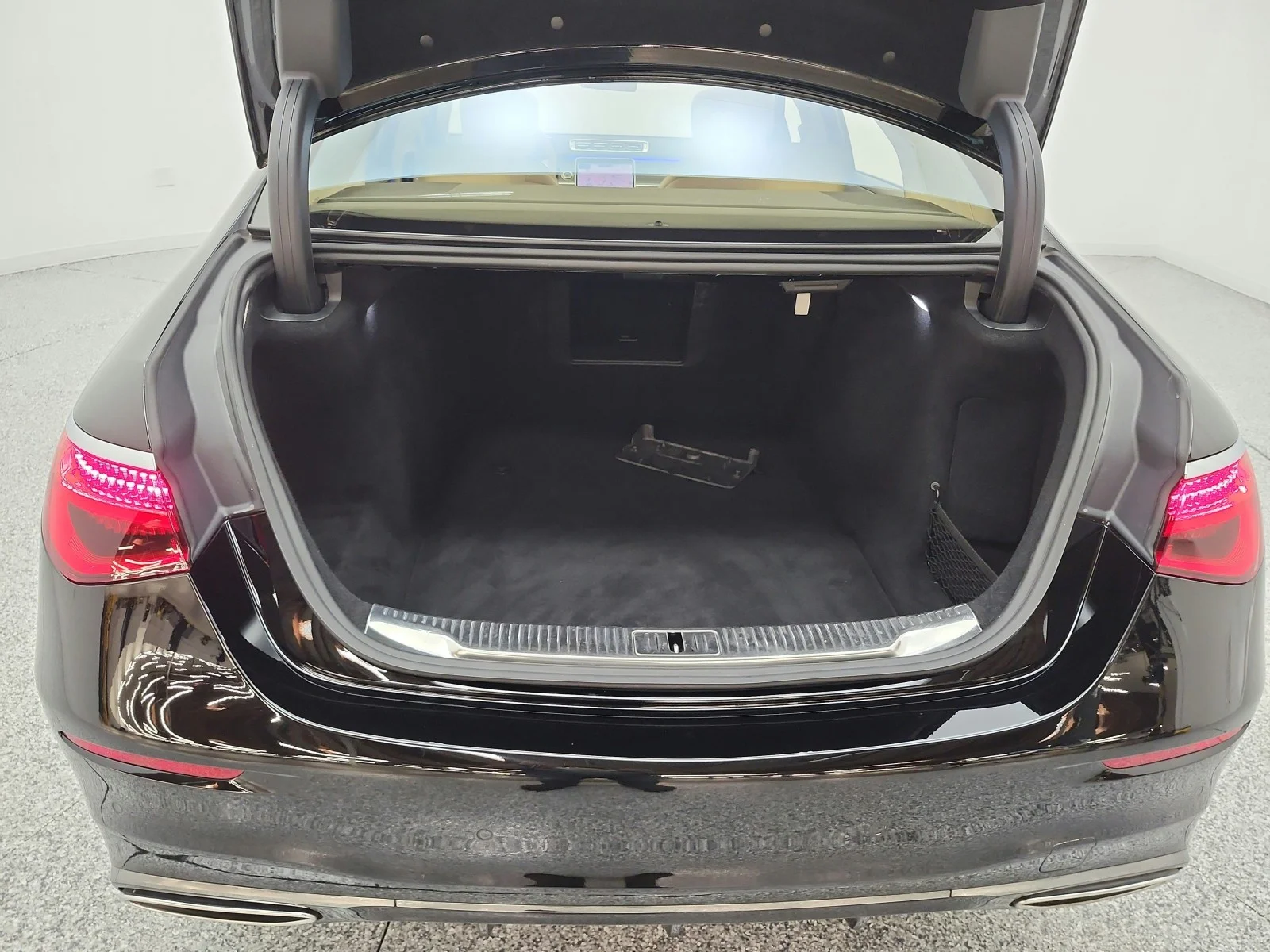 Used 2023 Black Mercedes-Benz S 500 4MATIC® Sedan image 21