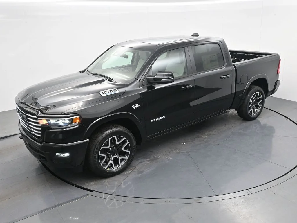 New 2026 Diamond Black Crystal Pearl-Coat Exterior Paint RAM Laramie image 21