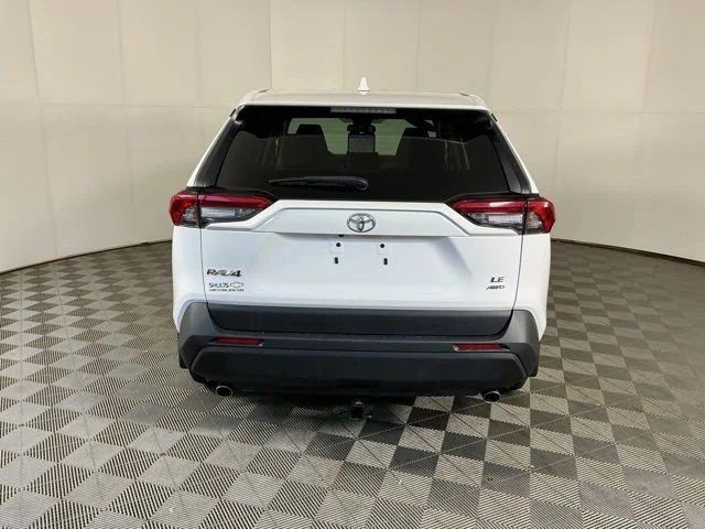 Used 2022 White Toyota LE image 7