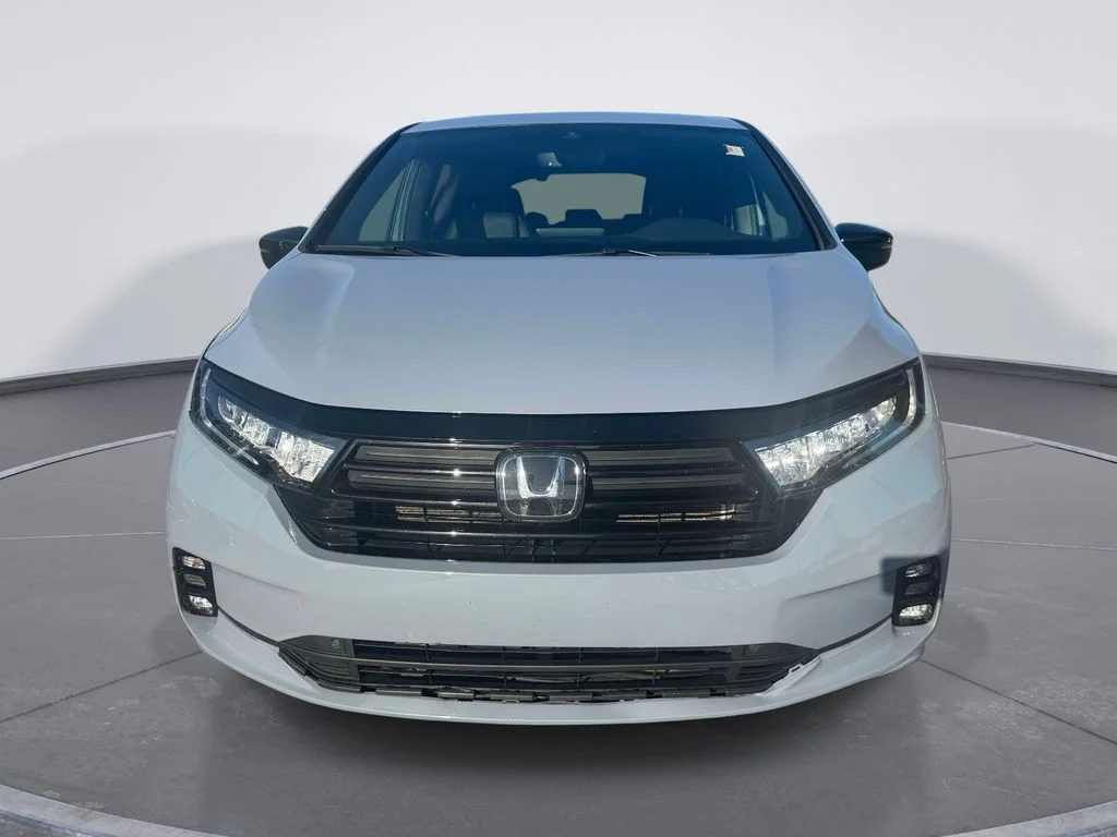 Used 2023  Honda Sport image 2