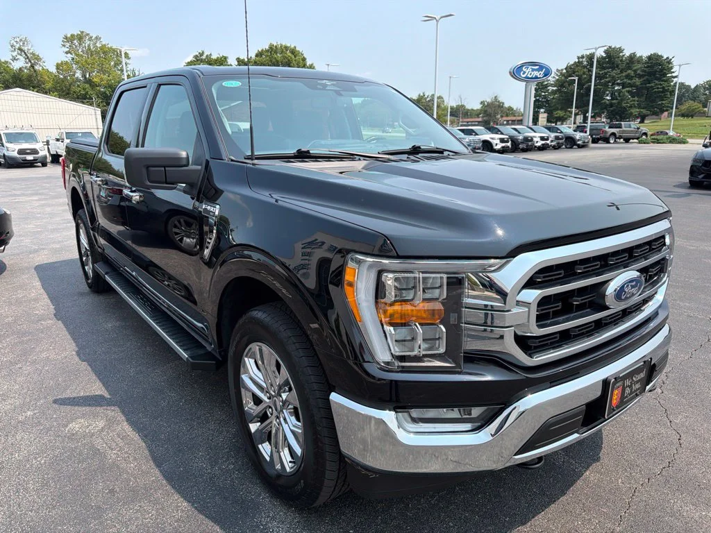 Used 2023 Agate Black Metallic Ford XLT image 7