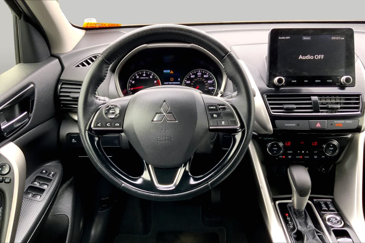 Used 2024 White Diamond Mitsubishi SE image 6