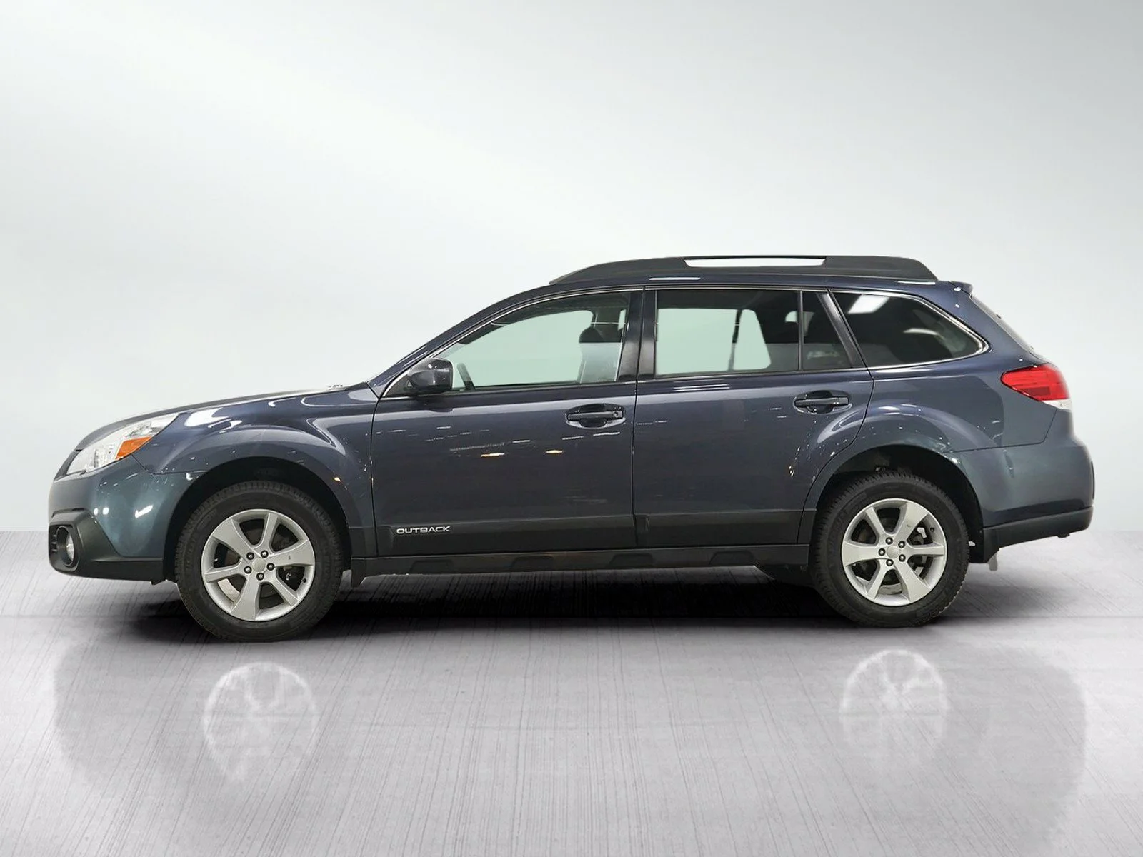 Used 2014 Subaru Outback 2.5i Premium with VIN 4S4BRCCC5E3321362 for sale in Burnsville, Minnesota